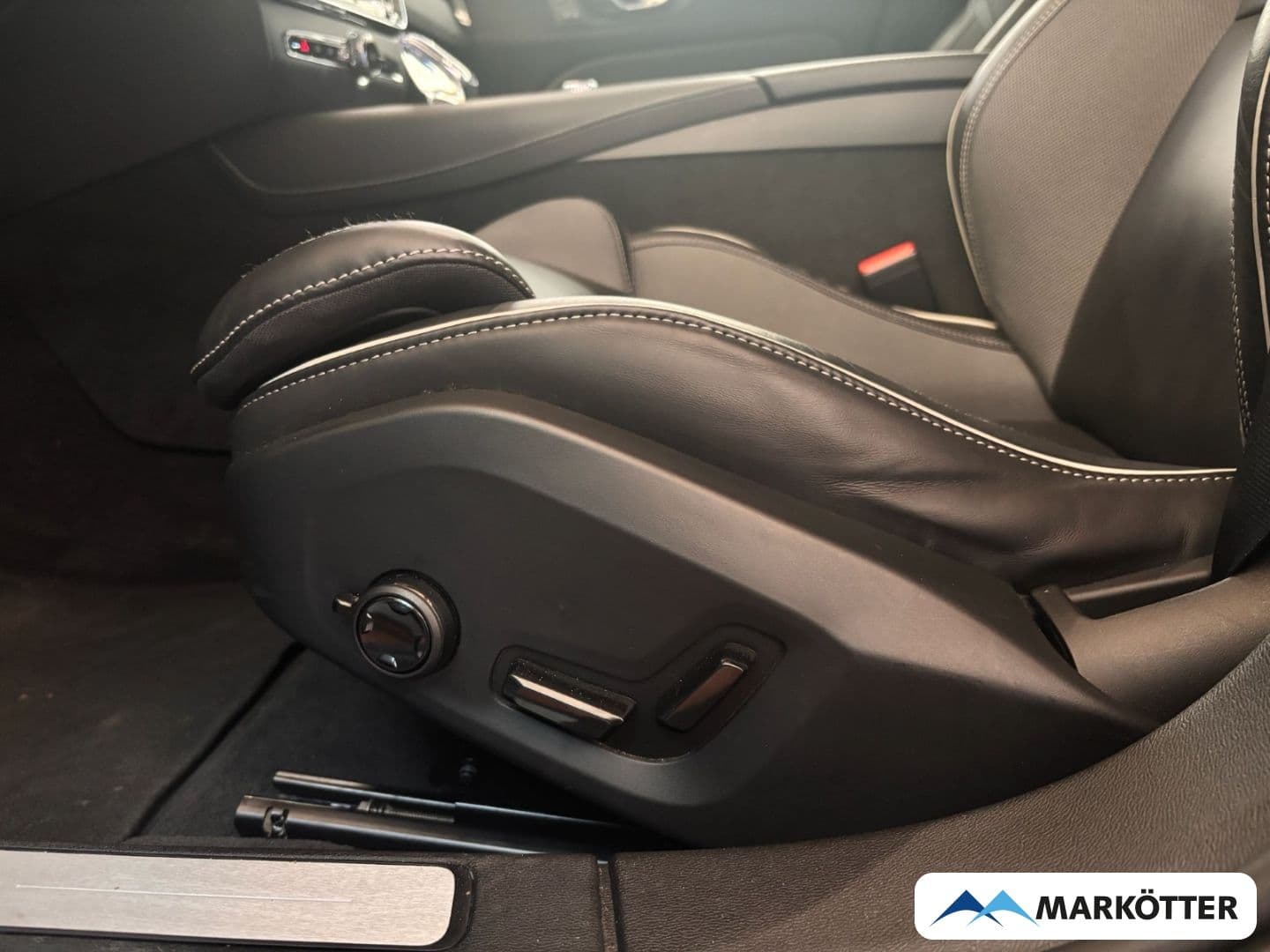 Volvo V60 T6 AWD Plus Dark Recharge - foto 7